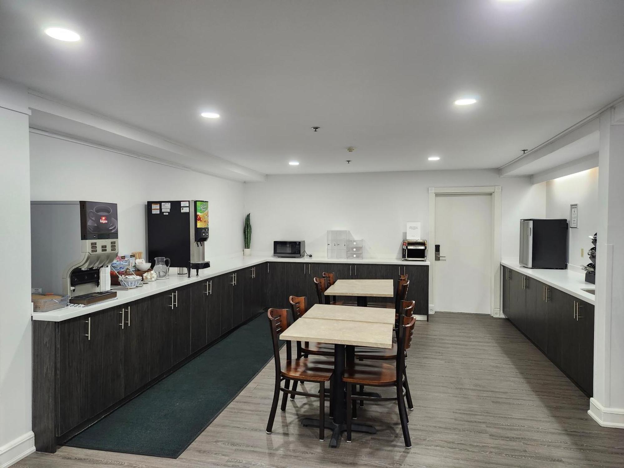 Travelodge Suites By Wyndham Saint John Esterno foto